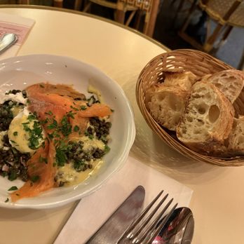 Le Guersant - lentils with smoked salmon and poached egg - French Near Me - Paris, 75