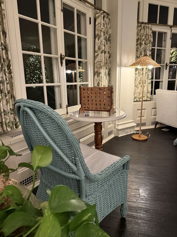 Martha's Market Logo