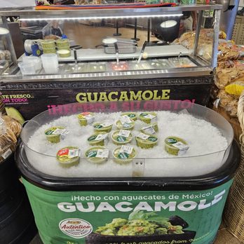 Northgate Market - Guacamole station - Mexican Near Me - Norwalk, California