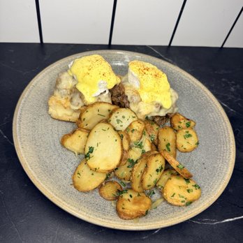 Eggspectation - Bay Street - Prime Rib Benedict - Breakfast & Brunch Near Me - Toronto, Ontario