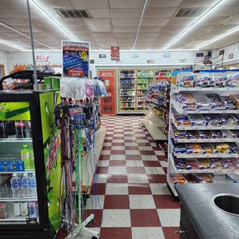 Knucklehead’s Market & Eatery - Charges and snacks - Convenience Stores Near Me - Bedford, Indiana
