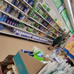 Dollar Tree - Maskless employees