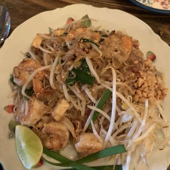 Saranrom Thai - Shrimp pad Thai - Thai Near Me - Elmhurst, New York