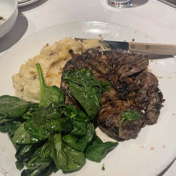 Romano's Macaroni Grill - Steak and Potatoes - Italian Near Me - El Cerrito, California Romano's Macaroni Grill - Steak and Potatoes - Italian Near Me - El Cerrito, California