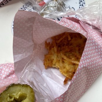 Florence Kahn - Sweet pickle, latke - Bagels Near Me - Paris, 75 Florence Kahn - Sweet pickle, latke - Bagels Near Me - Paris, 75