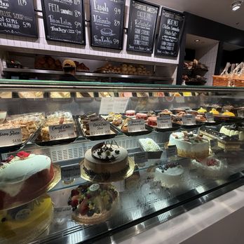 Porto's Bakery & Cafe - Bakeries Near Me - Glendale, California Porto's Bakery & Cafe - Bakeries Near Me - Glendale, California