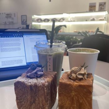kream dessert - Blueberry & early grey kream bomb, matcha lattes - Desserts Near Me - Toronto, Ontario