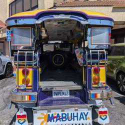 Salo-Salo Grill - Jeepney ride stop for lumpia and calamansi juice
