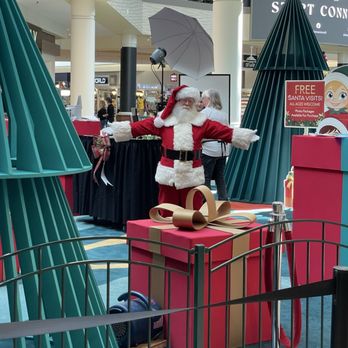 Macy's - Santa Claus in concourse outside of Macys. - Department Stores Near Me - Altamonte Springs, Florida