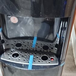ReadyRefresh - What Primo actually sent: the Regular Primo Water dispenser --- Note that the thing is filthy and does NOT have the brewer to it.