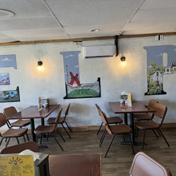El Perrito - Inside - Tacos Near Me - Austin, Texas
