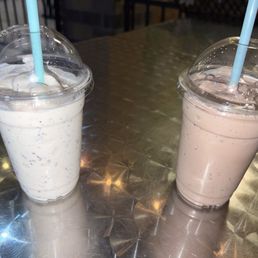 Ferrero Rocher & Stracciatella Milkshake (White) and Dutch Chocolate & Oreos Cream Milkshake (Brown) Ferrero Rocher & Stracciatella Milkshake (White) and Dutch Chocolate & Oreos Cream Milkshake (Brown)