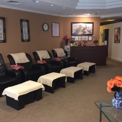Body & Sole Massage - Come and sit down in one of our cushy foot massage chairs and experience a wonderful one hour.