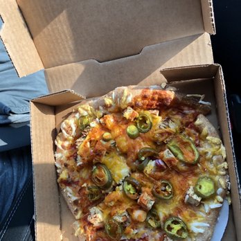 Chattanooga Pizza Co - Vegan Buffalo Chick-Un Pizza - Pizza Near Me - Chattanooga, Tennessee Chattanooga Pizza Co - Vegan Buffalo Chick-Un Pizza - Pizza Near Me - Chattanooga, Tennessee