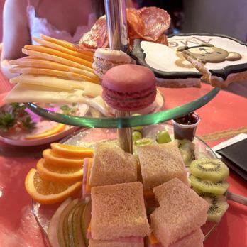 AMO Cafe - high tea once we finished, asked for some type of discount because it was gross and they offered us 5% because my sister ate the fruit - Coffee & Tea Near Me - El Paso, Texas