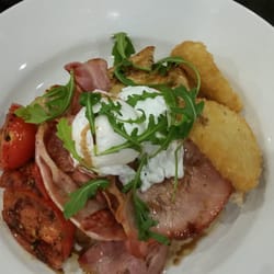 Jamaica Blue Cooroy - The 'Classic' bacon and egg breakfast