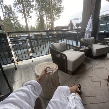 Spa Edgewood - Outdoor co-ed jacuzzi area - Day Spas Near Me - Stateline, Nevada