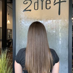 A Salon 2dYe4