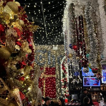Frosty's Christmas Bar - Pop-Up Restaurants Near Me - New York, New York Frosty's Christmas Bar - Pop-Up Restaurants Near Me - New York, New York