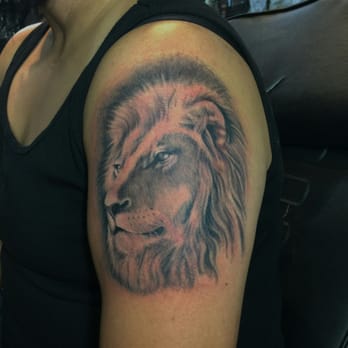 Broken Heart Tattoo - Tattoo Near Me - San Diego, California