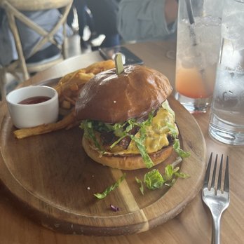 Kitchen Social - Burger - New American Near Me - Dublin, Ohio