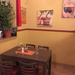 Johnny's Pizza - Sitzecke