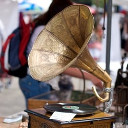 Flohmarkt Bürkliplatz - Grosse Schätze
