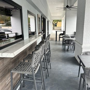 First Watch - Outdoor breakfast bar - Breakfast & Brunch Near Me - Brandon, Florida