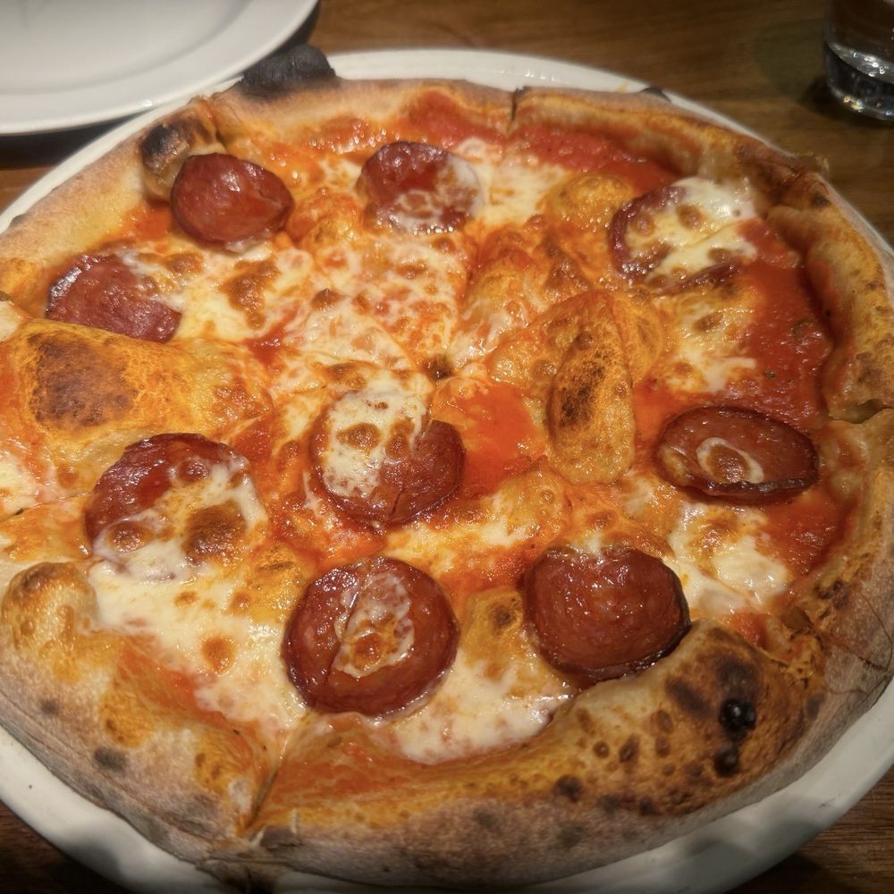 Rocca - Americana Pizza - Italian Near Me - London, XGL