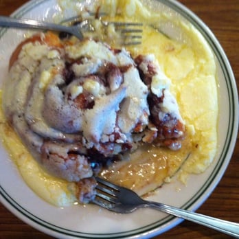 Duffy's Restaurant - Delicious huge homemade cinnamon rolls! - American Near Me - Aberdeen, Washington
