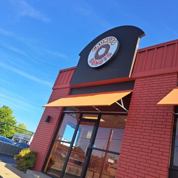 Cronuts Donuts - the front of a restaurant - Donuts Near Me - Rogers, Arkansas