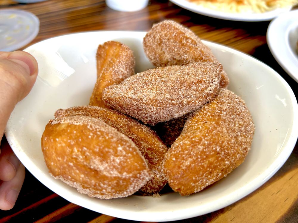 Nely’s Corner Logo