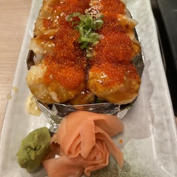 Tsuru Sushi - Lion queen roll, queen is with scallops. Yum yum - Japanese Near Me - San Leandro, California Tsuru Sushi - Lion queen roll, queen is with scallops. Yum yum - Japanese Near Me - San Leandro, California