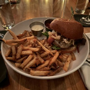 Bottle & Bull - Burger ($22) - Cocktail Bars Near Me - Kirkland, Washington