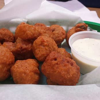 Billy's Long Bar - Breaded? Check. Fried? Check. 'Shrooms on the chow-down track? Check & double check. - Bars Near Me - Albuquerque, New Mexico