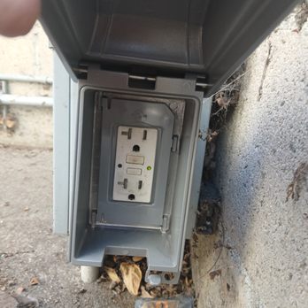 Handyman Cam - Receptacle and plug cover install. - Furniture Assembly Near Me - Ventura, California Handyman Cam - Receptacle and plug cover install. - Furniture Assembly Near Me - Ventura, California