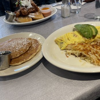 Bruncheon - California Omelet with hash-browns and pancakes - Breakfast & Brunch Near Me - Richardson, Texas