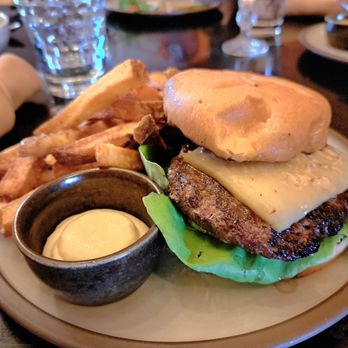 The Common Stove - Swinton's Burger - Seafood Near Me - Orillia, Ontario