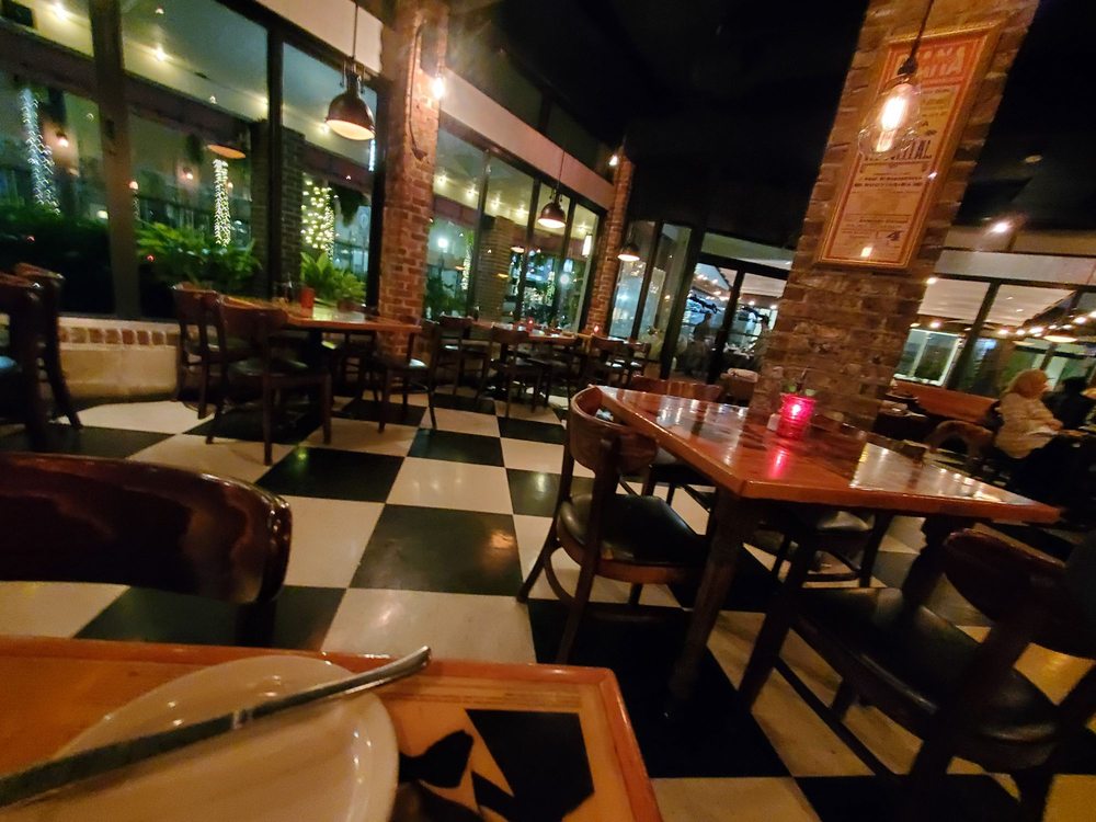 Caragiulos Italian American Restaurant