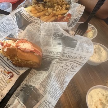 DJ's Clam Shack - Clams and lobster roll - Seafood Near Me - St. Augustine, Florida