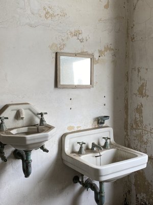 Ellis Island by null