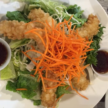 Da Kitchen Maui - Tempura shrimp salad with 5 big crispy shrimp on a big bed of greens. Ponzu dressing. - Hawaiian Near Me - Kihei, Hawaii