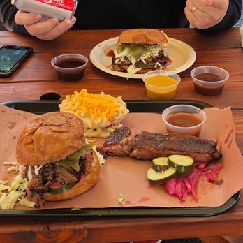 Matt's BBQ - Food Trucks Near Me - Portland, Oregon