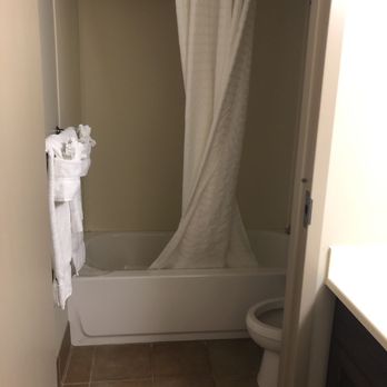 Rocky Mountain Lodge - Bathroom - Hotels Near Me - Buckley, Colorado Rocky Mountain Lodge - Bathroom - Hotels Near Me - Buckley, Colorado