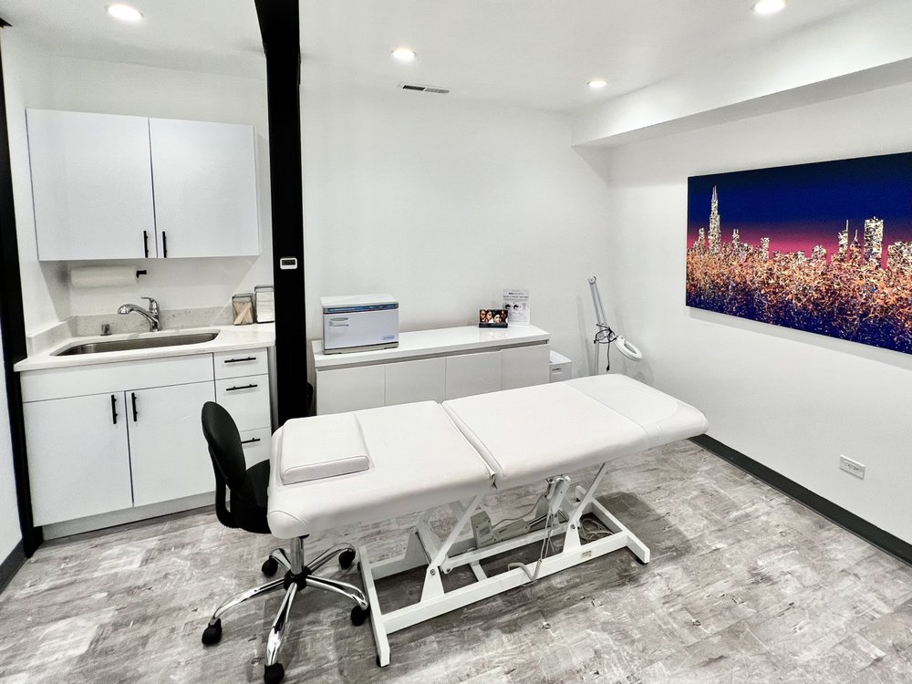 Opulence Chicago Logo