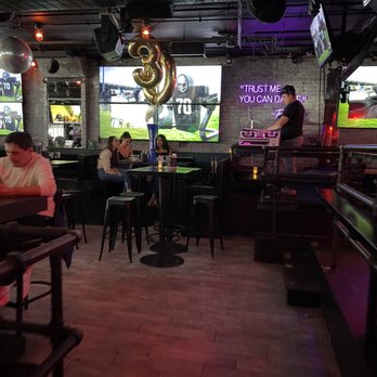 Madd Hatter - Inside - Sports Bars Near Me - Hoboken, New Jersey