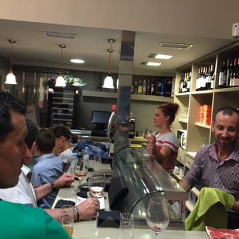 Algo Más - Barra - Wine Bars Near Me - Zaragoza, Z