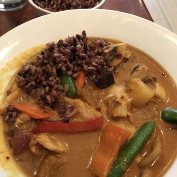 Wild Ginger - Yellow curry and brown rice - Thai Near Me - Maplewood, New Jersey