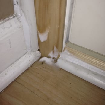 American Accents - Ice formation on the inside left corner of the door. Result of no insulation on the bottom 1/4 of the door. - Windows Installation Near Me American Accents - Ice formation on the inside left corner of the door. Result of no insulation on the bottom 1/4 of the door. - Windows Installation Near Me
