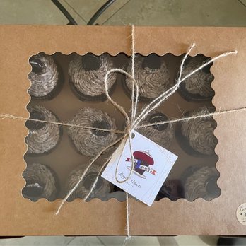 Royal Velvets Desserts - Oreo cupcakes - Cupcakes Near Me Royal Velvets Desserts - Oreo cupcakes - Cupcakes Near Me